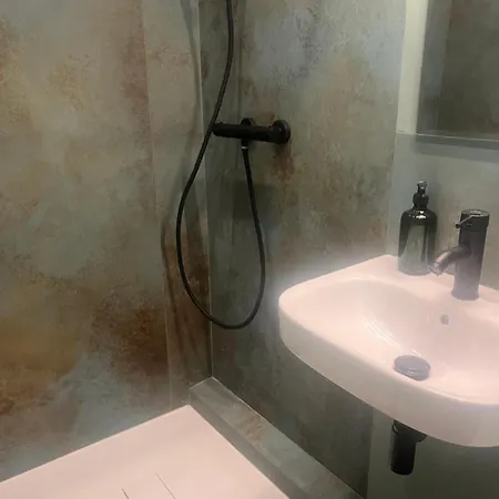 Apartament White *